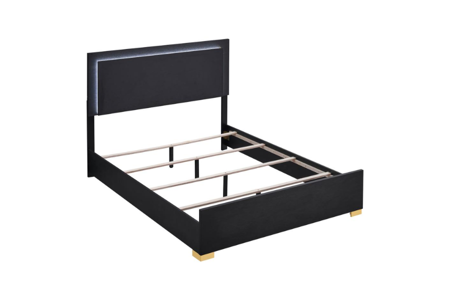 Cama con paneles LED Marceline Wood Eastern King en color negro 222831KE Próximamente