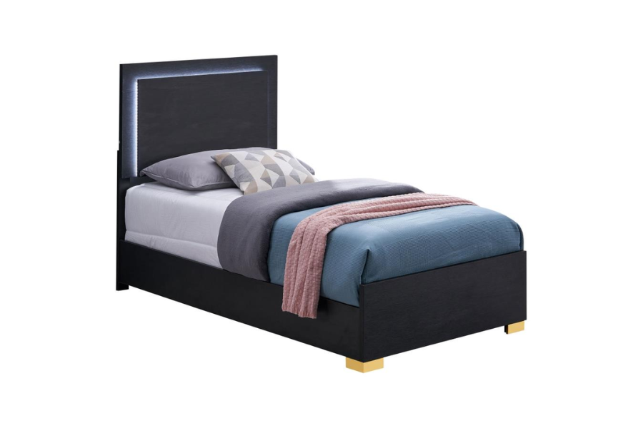 Cama doble con paneles LED de madera Marceline en color negro 222831T