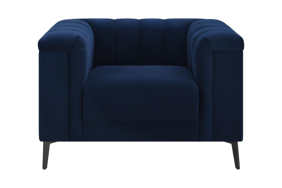 Sillón capitoné con brazos tipo smoking tapizado en color azul 509213