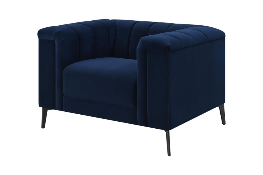 Sillón capitoné con brazos tipo smoking tapizado en color azul 509213