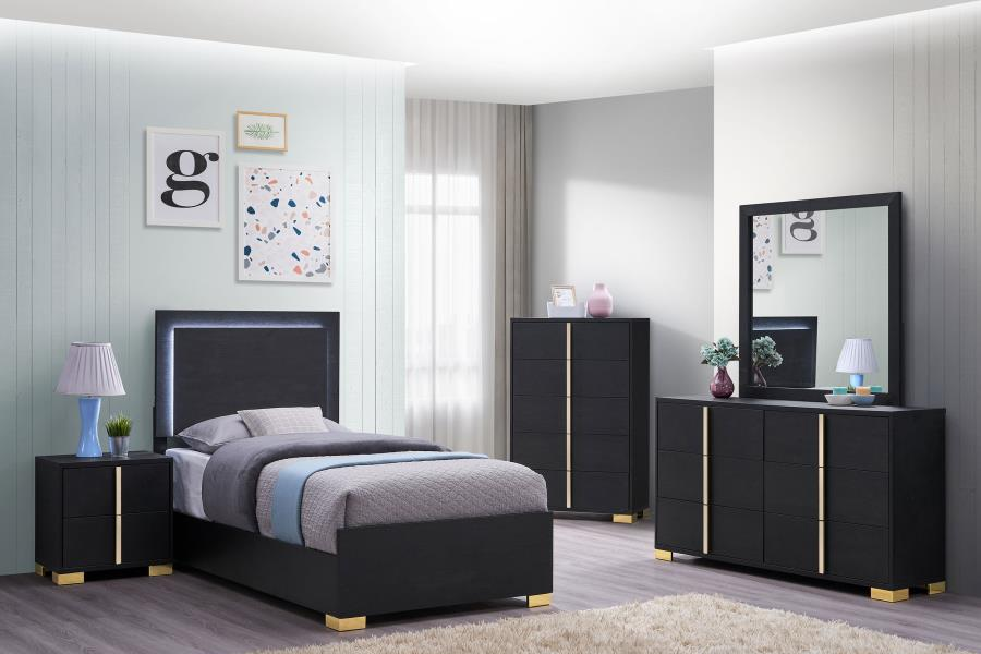 Cama doble con paneles LED de madera Marceline en color negro 222831T