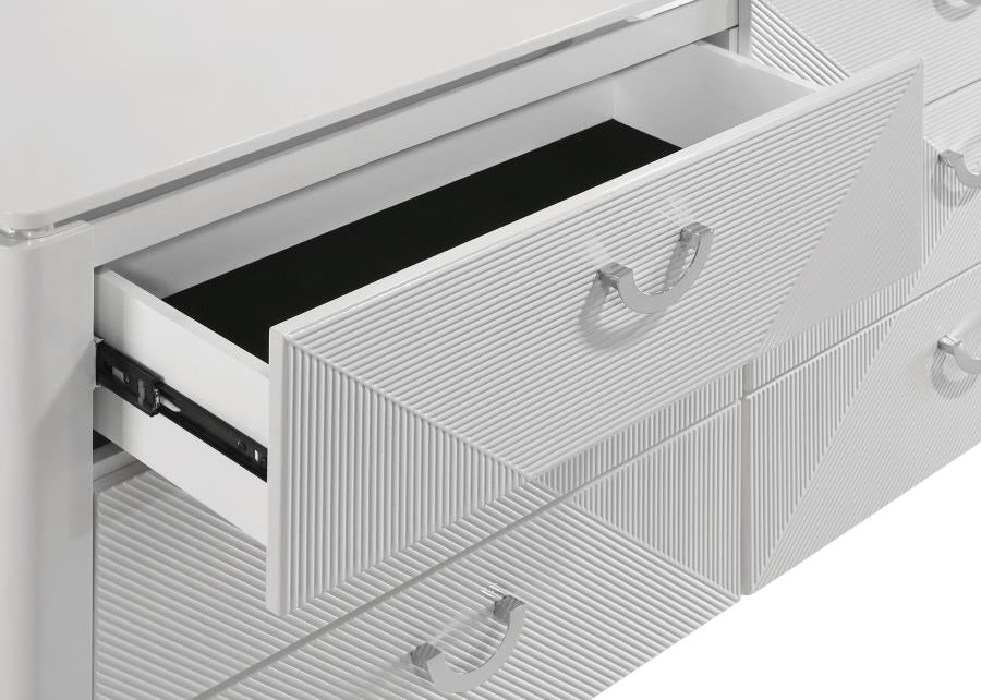 Cassia 4 or 5 piece Eastern King LED Bedroom Set White High Gloss