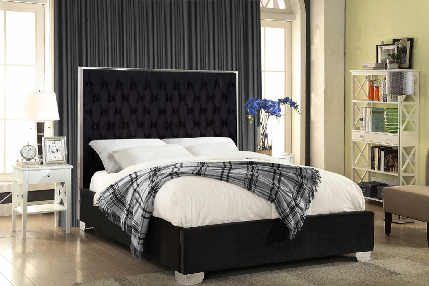 Sirolo Velvet Bed Model 183400 - Venini Furniture 