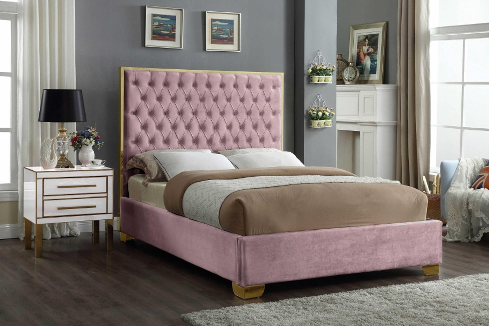 Romagna Velvet Bed Model Lana-Q - Venini Furniture 