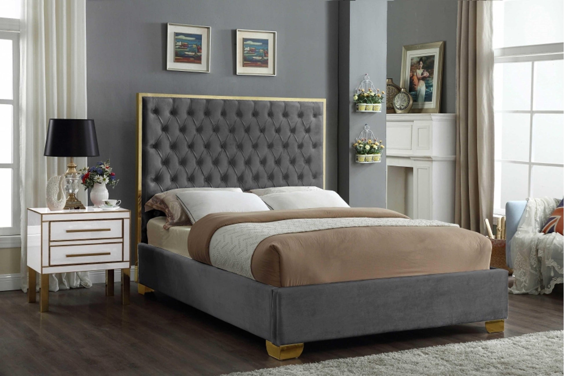 Romagna Velvet Bed Model Lana-Q - Venini Furniture 