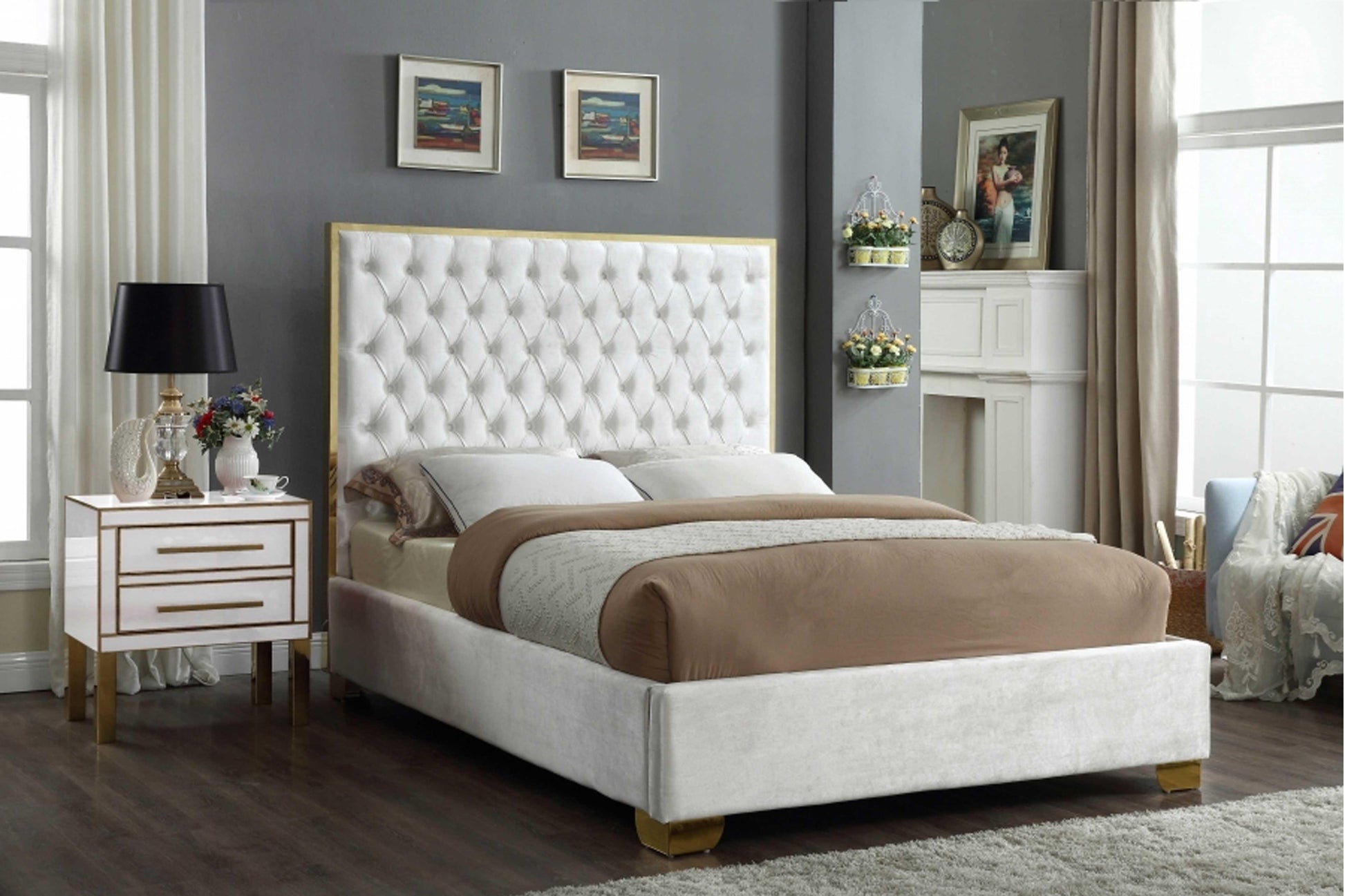 Romagna Velvet Bed Model Lana-Q - Venini Furniture 