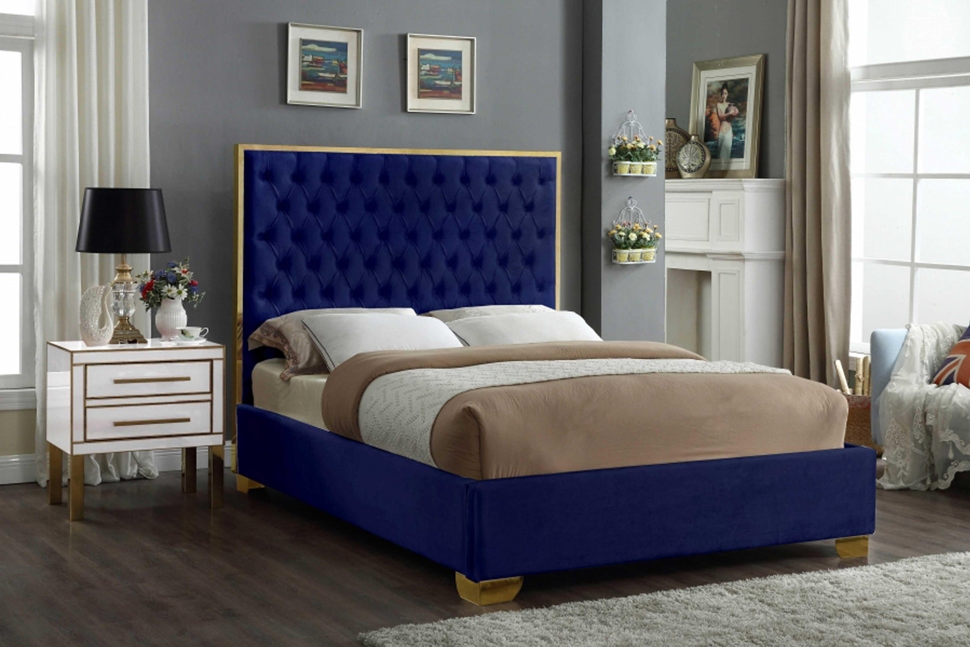 Romagna Velvet Bed Model Lana-Q - Venini Furniture 