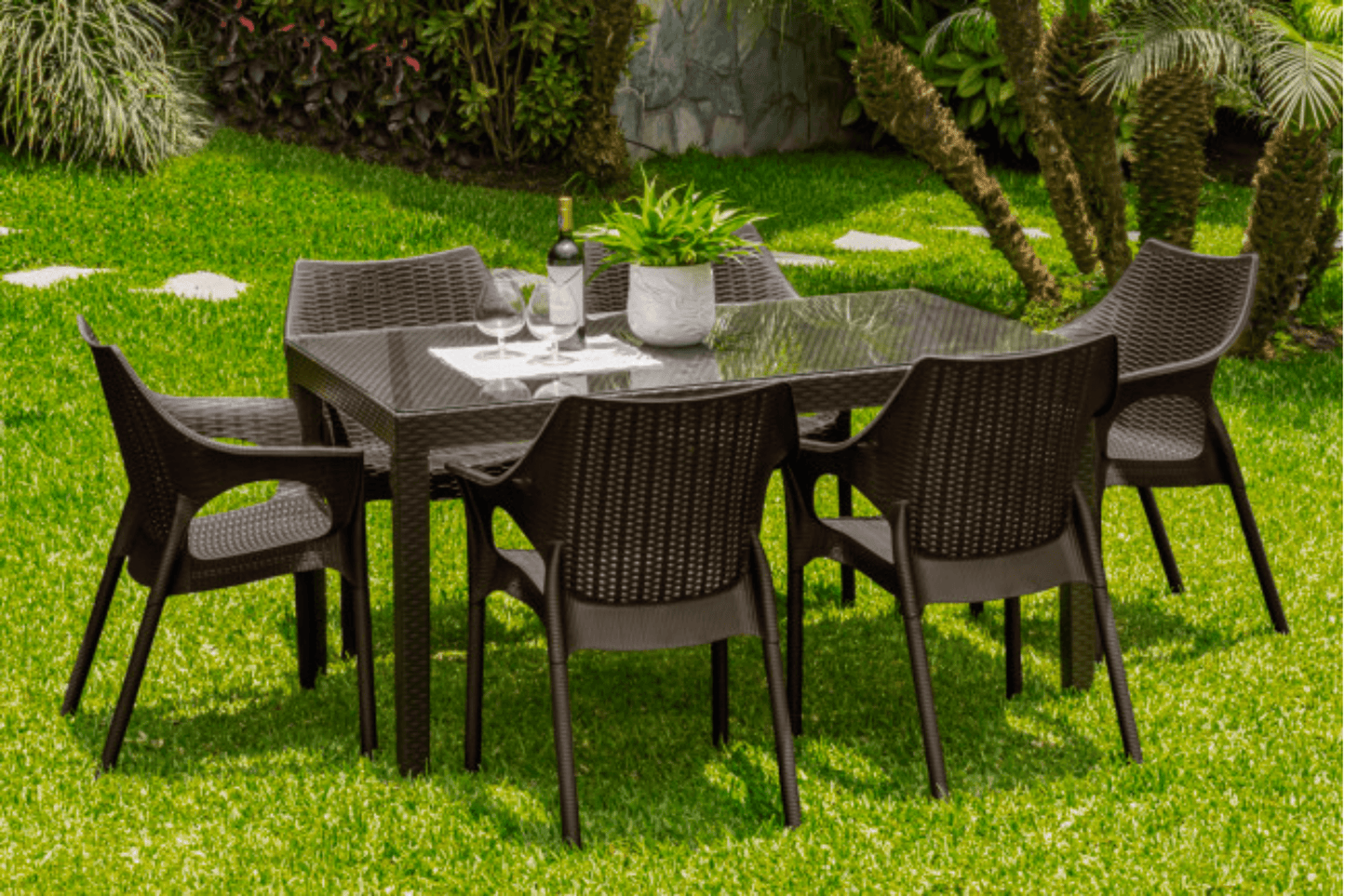 outdoor 7 piece dining set of glass