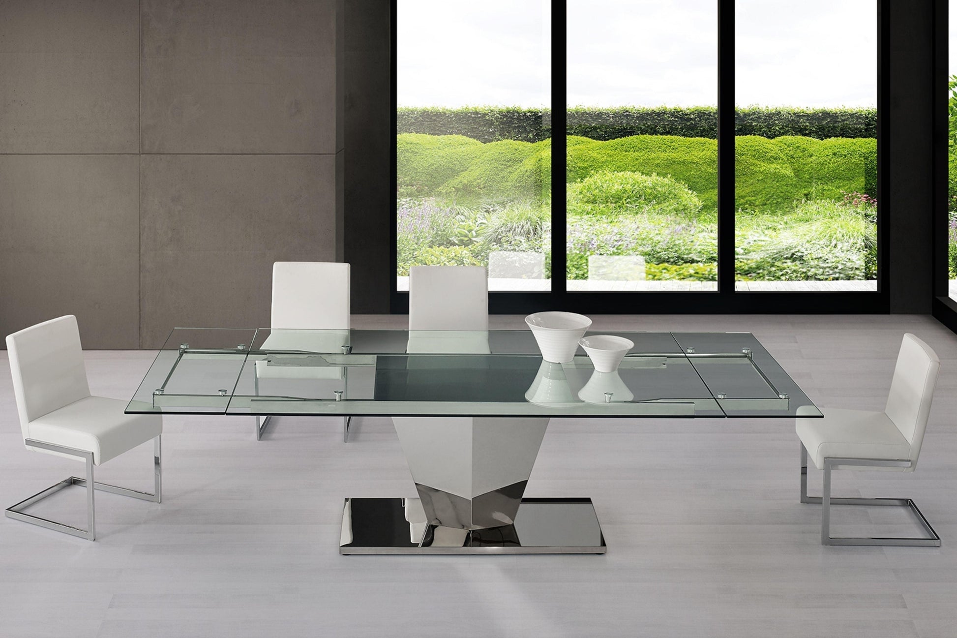 extendable dining table in clear glass